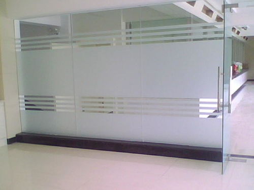 建筑玻璃贴膜施工指南 注意事项与行业新趋势